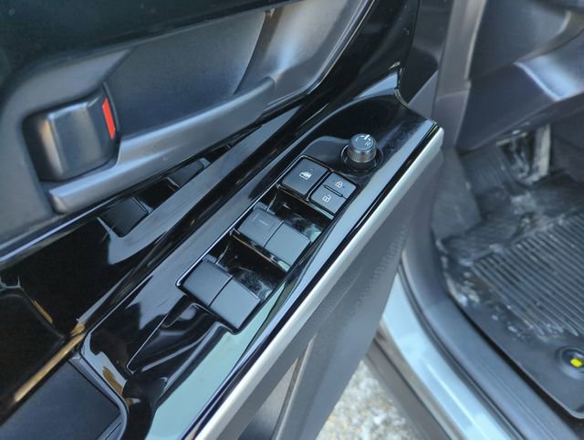 Used 2025 Subaru Solterra Premium image 16