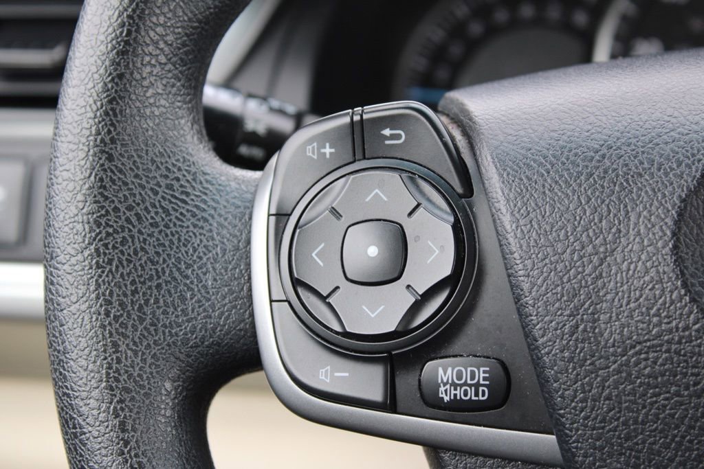 Used 2012 Toyota Camry LE image 28