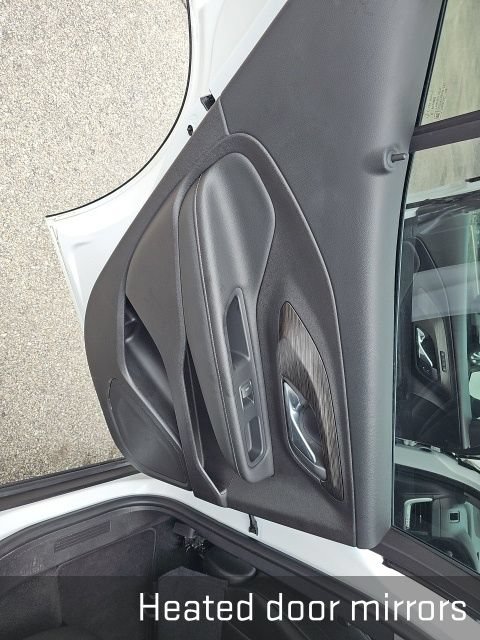 Used 2024 GMC Terrain SLT FWD image 33