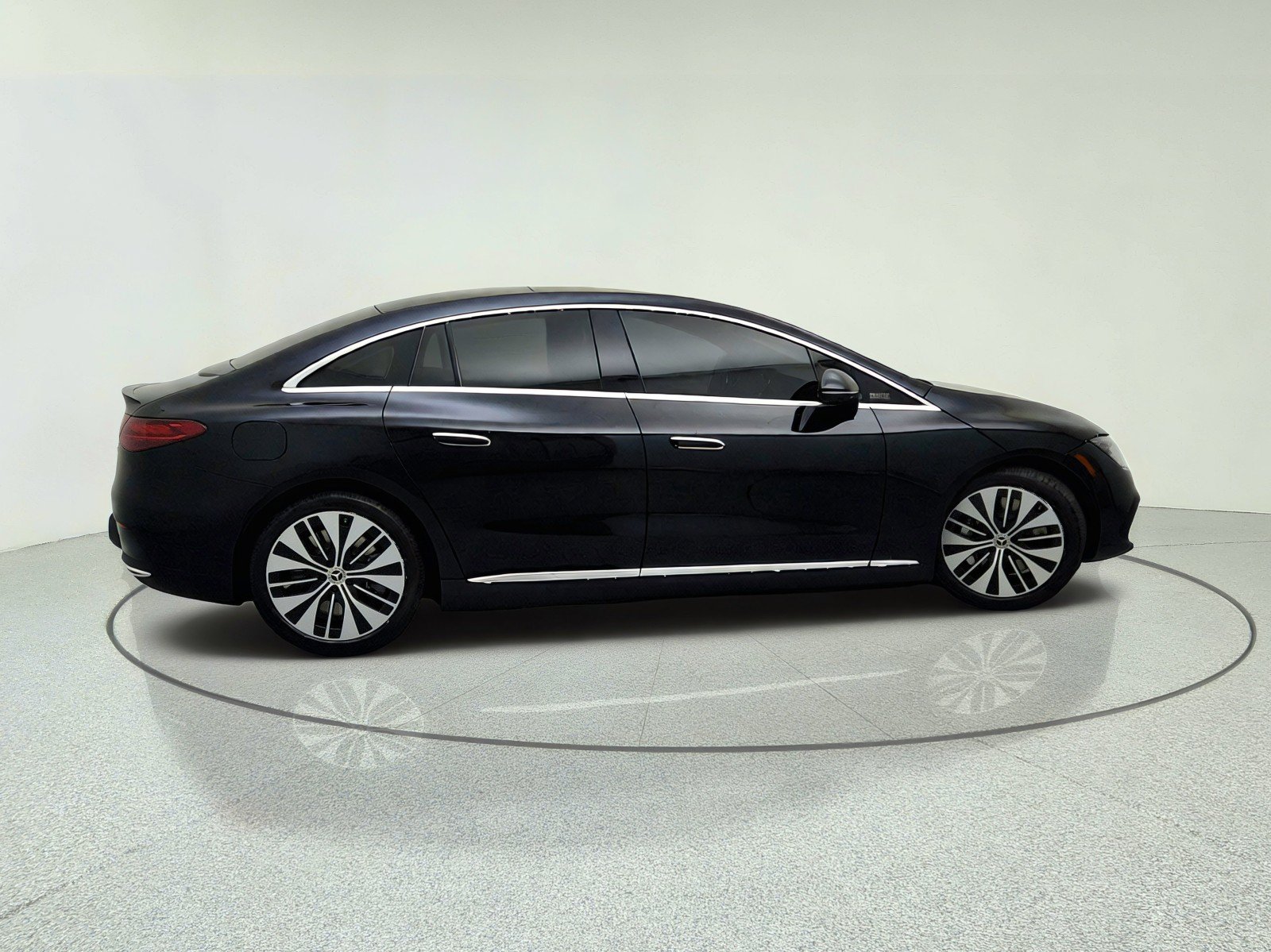 Certified 2023 Mercedes-Benz EQE 500 4MATIC Sedan image 13