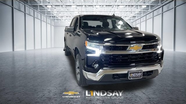 Used 2023 Chevrolet Silverado 1500 LT AWD/4WD image 4