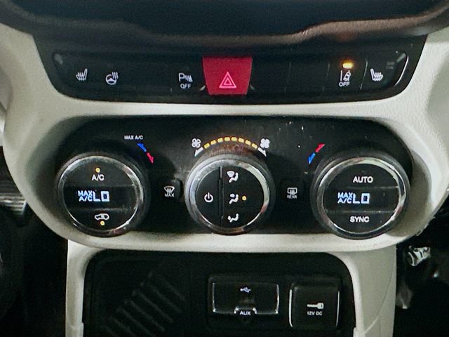 Used 2016 Jeep Renegade Limited FWD image 16