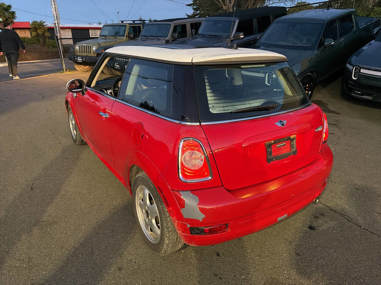 Used 2011 MINI Cooper Hardtop image 2
