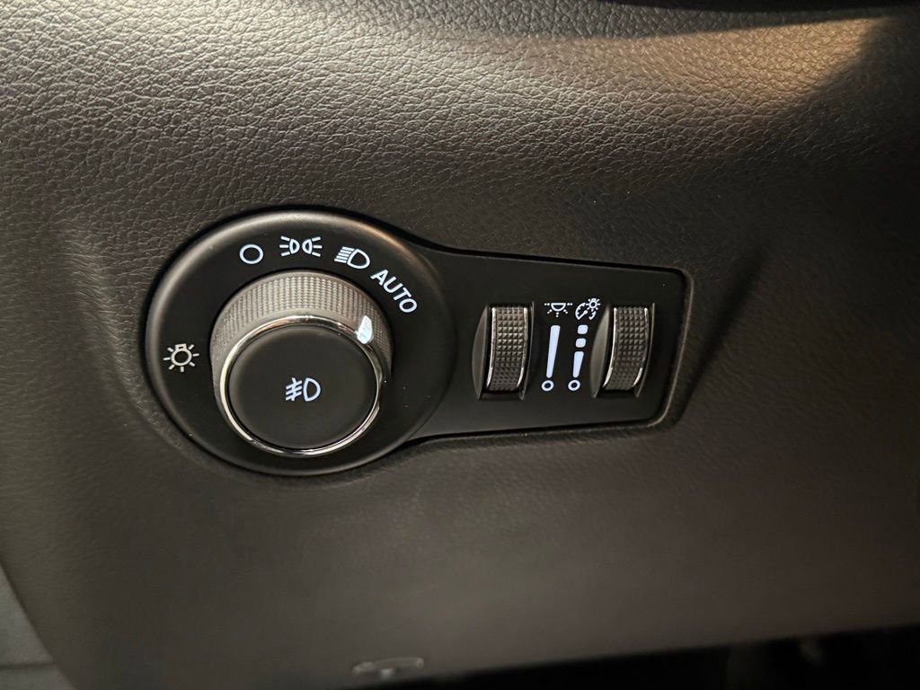 Used 2024 Jeep Compass Limited w/ Elite Group image 26