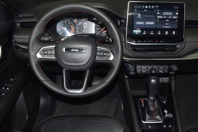 Certified 2025 Jeep Compass Trailhawk image 13