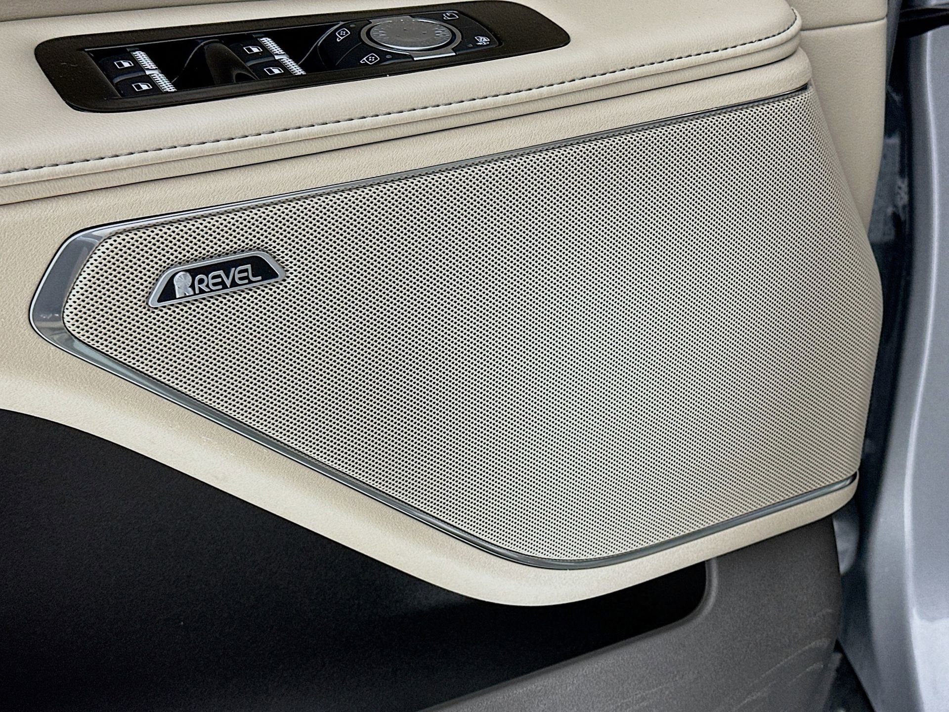 Used 2024 Lincoln Nautilus Premier w/ Equipment Group 102A image 20