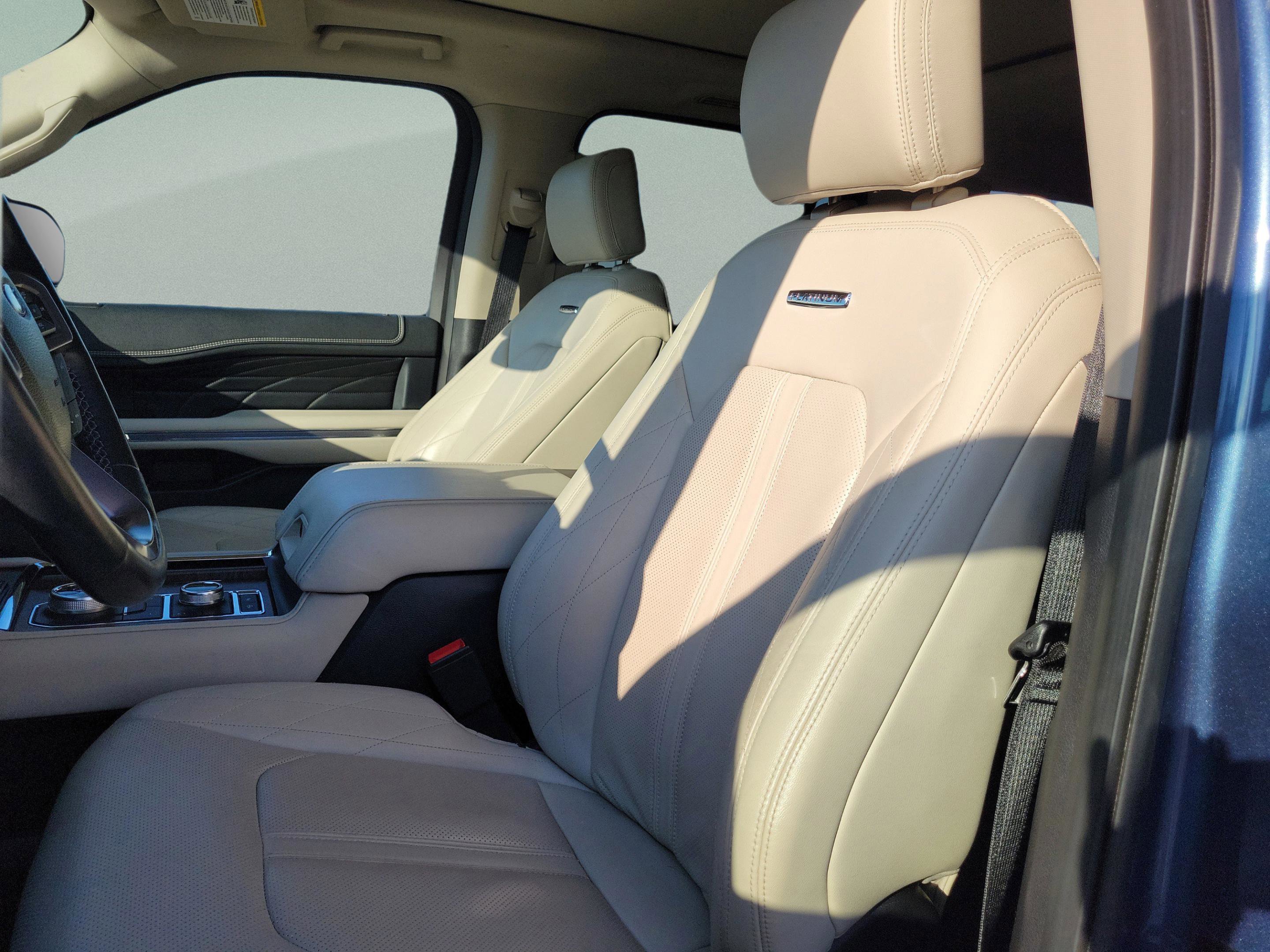 Used 2018 Ford Expedition Platinum image 17