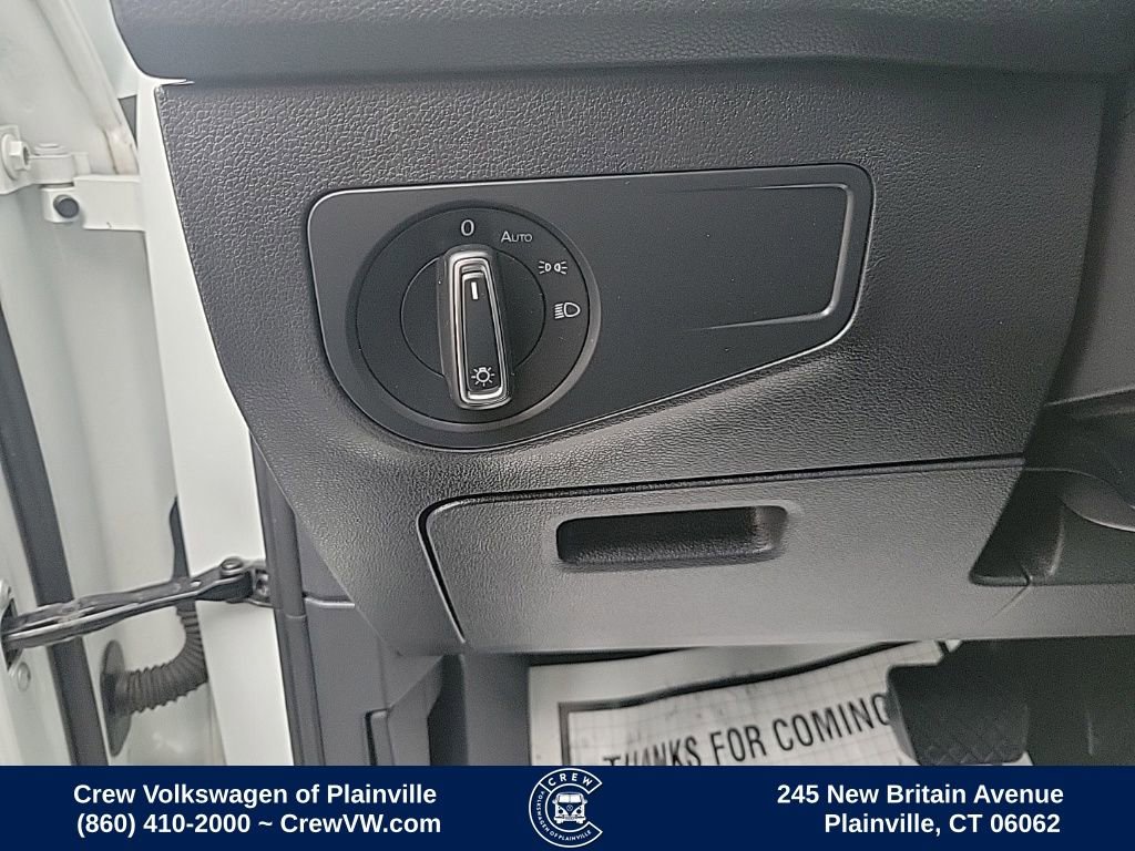 Used 2019 Volkswagen Tiguan SE image 41