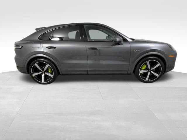 Used 2025 Porsche Cayenne E-Hybrid Coupe image 10
