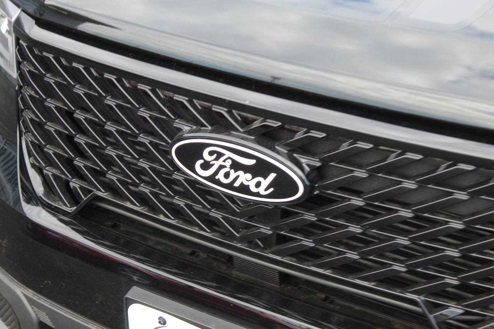 New 2025 Ford Maverick XLT w/ XLT Luxury Package image 9