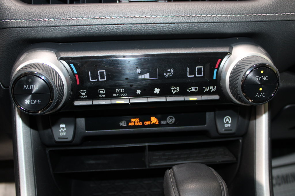 Used 2023 Toyota RAV4 XLE FWD image 44
