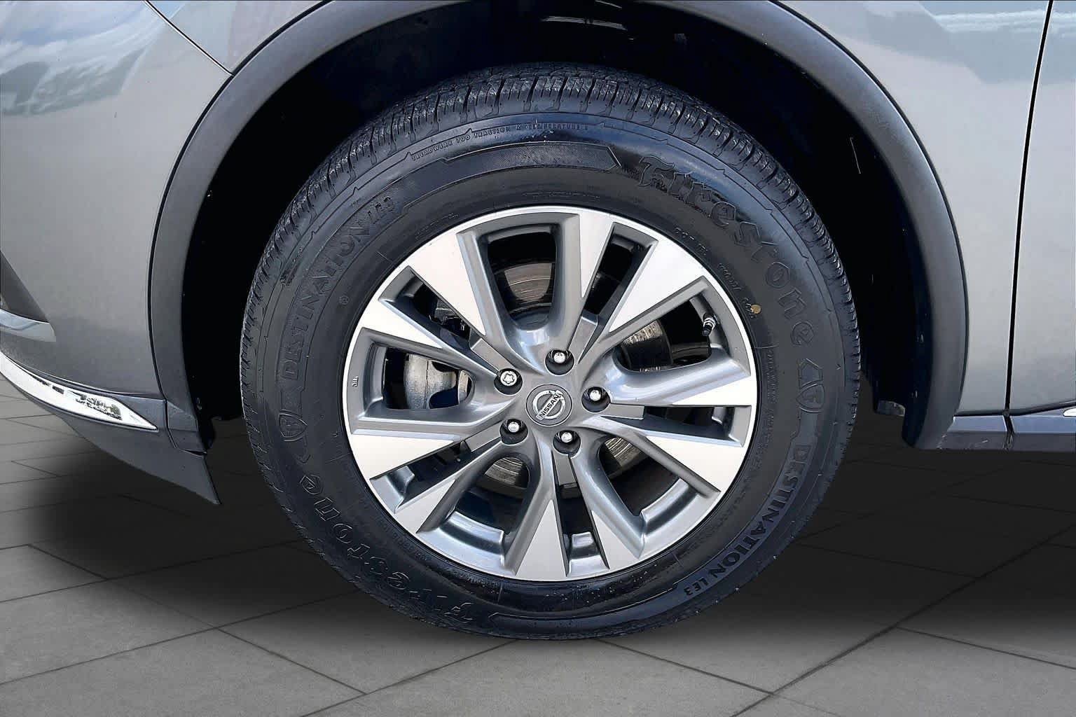 Used 2018 Nissan Murano S AWD/4WD image 11