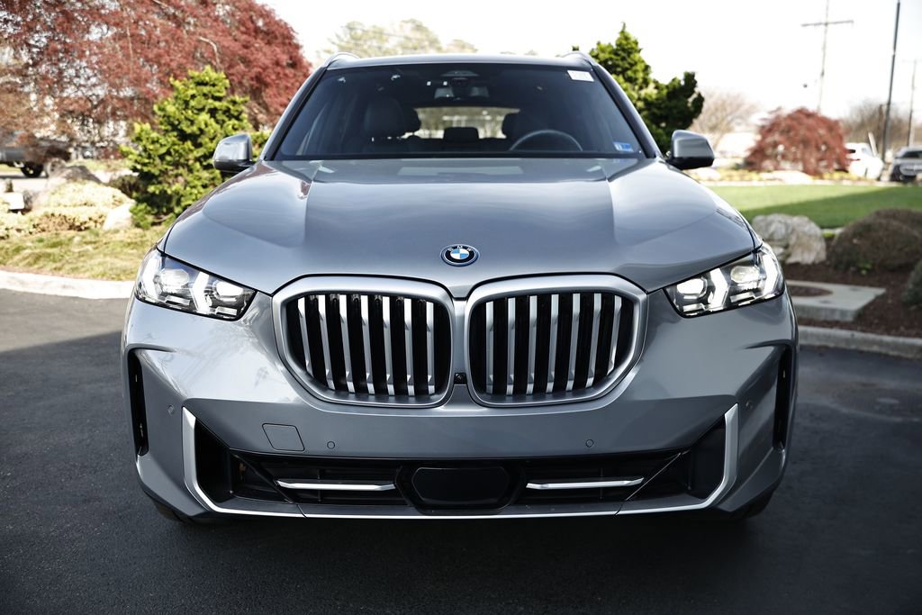 Used 2024 BMW X5 xDrive50e w/ Premium Package AWD/4WD image 13