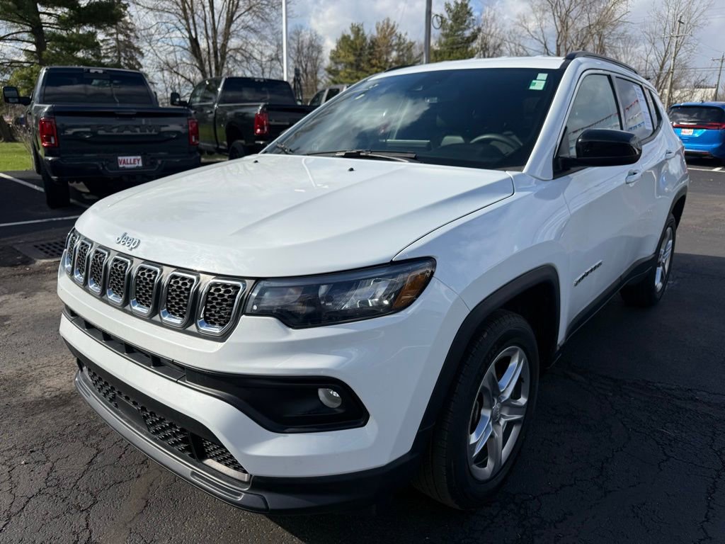 Used 2023 Jeep Compass Latitude w/ Convenience Group image 7