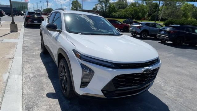 New 2026 Chevrolet Trax ACTIV w/ Sunroof Package FWD image 4
