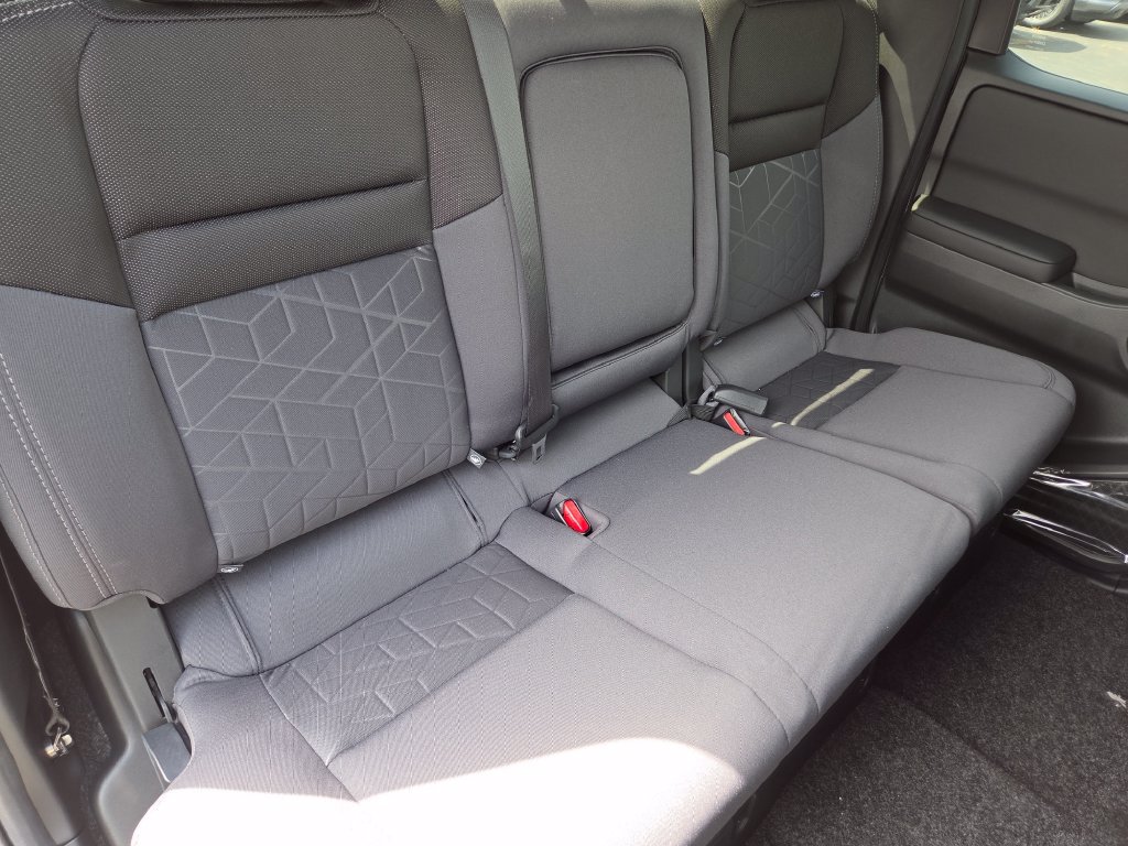 New 2026 Nissan Frontier SV w/ All-Weather Content Package AWD/4WD image 18