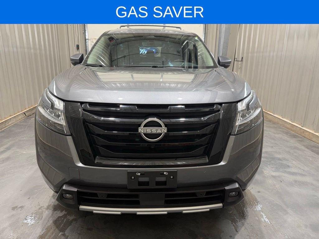 Used 2023 Nissan Pathfinder SL w/ Lighting Package (N92) FWD image 2