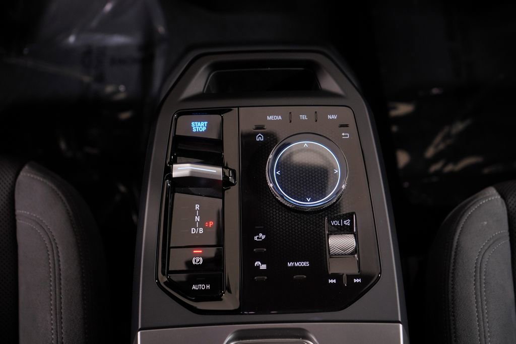 Used 2026 BMW iX xDrive60 w/ M Sport Package image 13