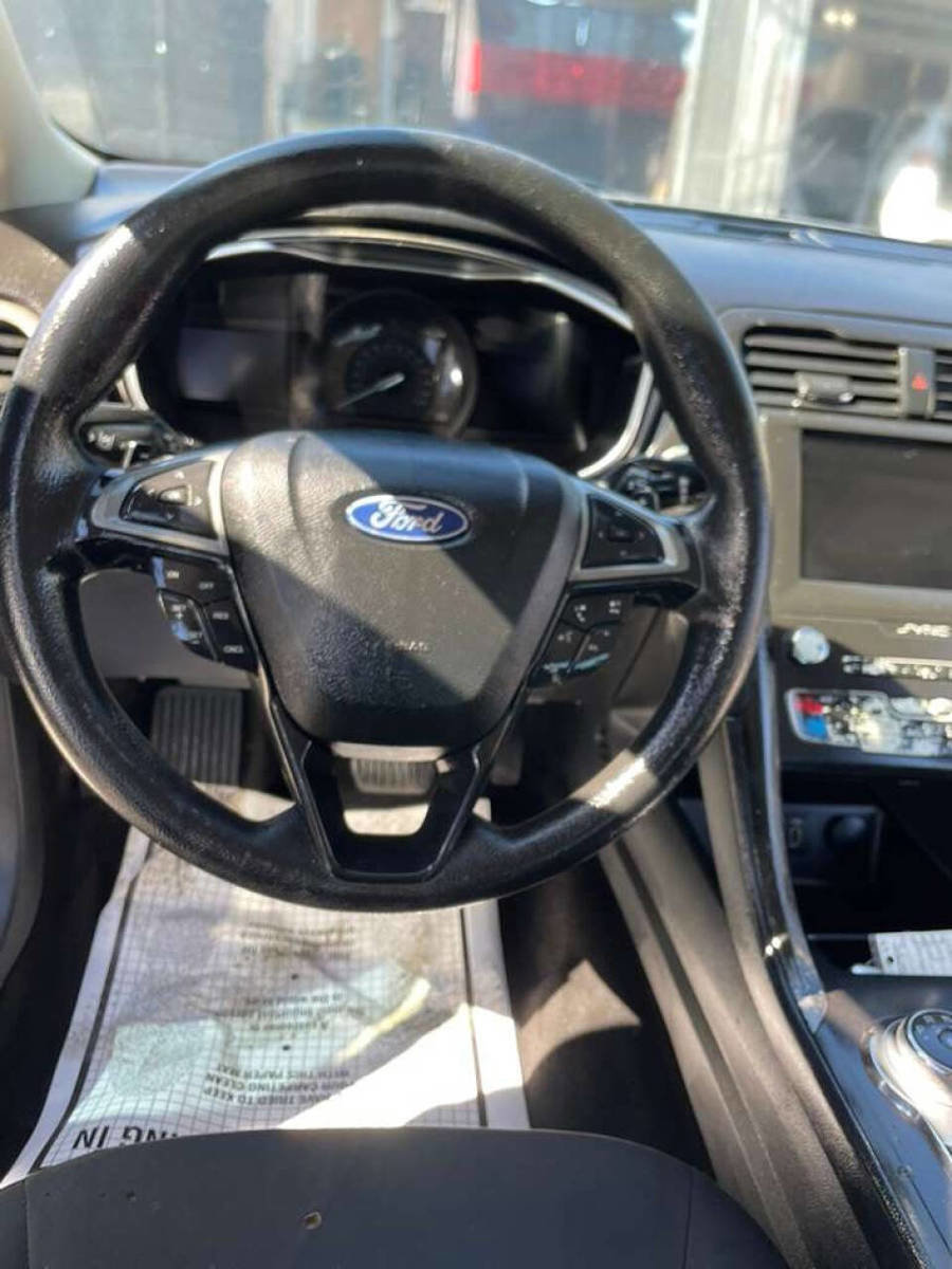 Used 2019 Ford Fusion SE image 10