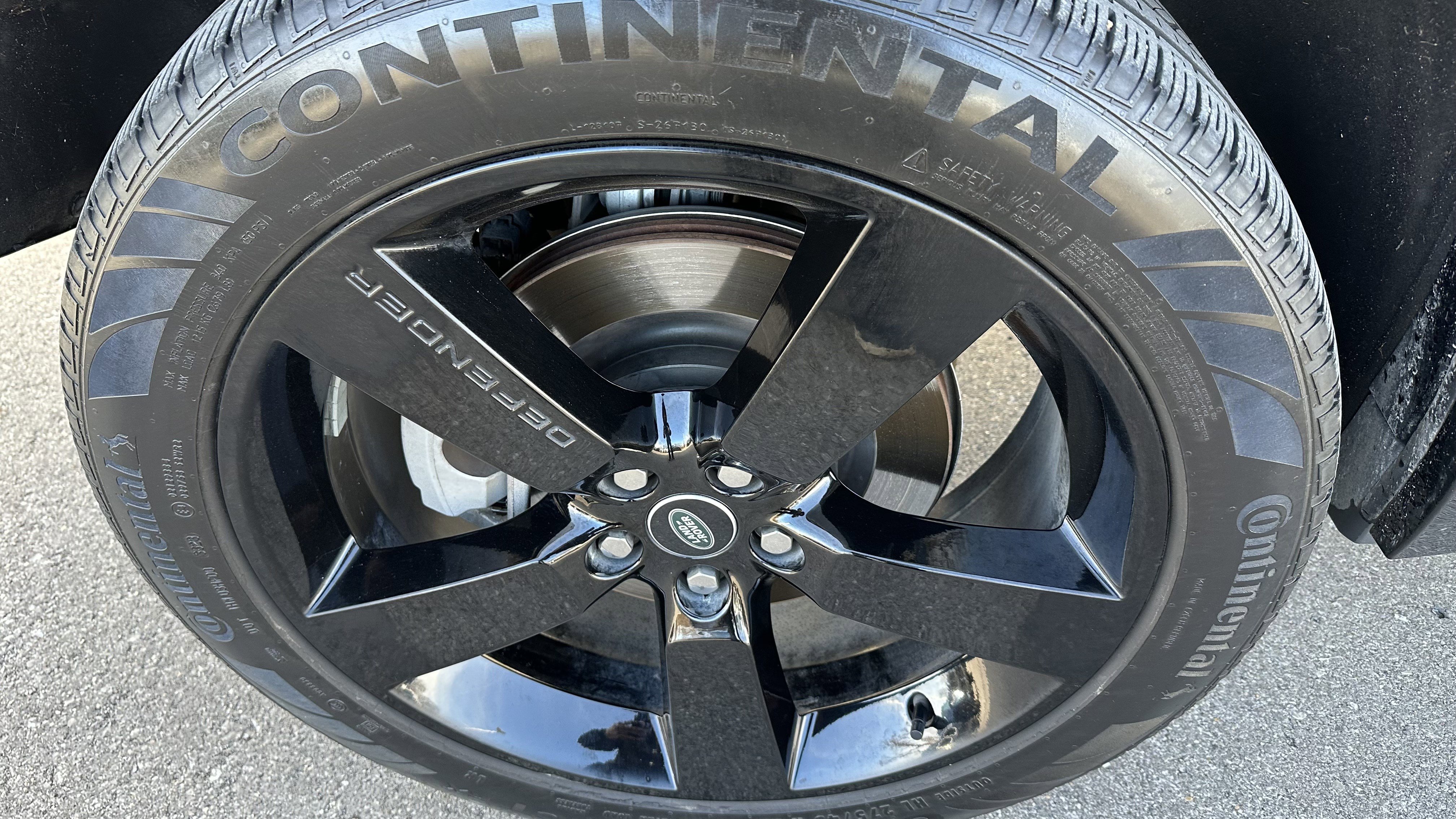 Used 2024 Land Rover Defender 110 X-Dynamic SE image 14