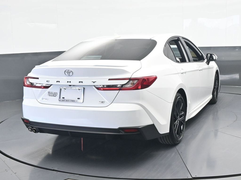 Used 2026 Toyota Camry SE image 5