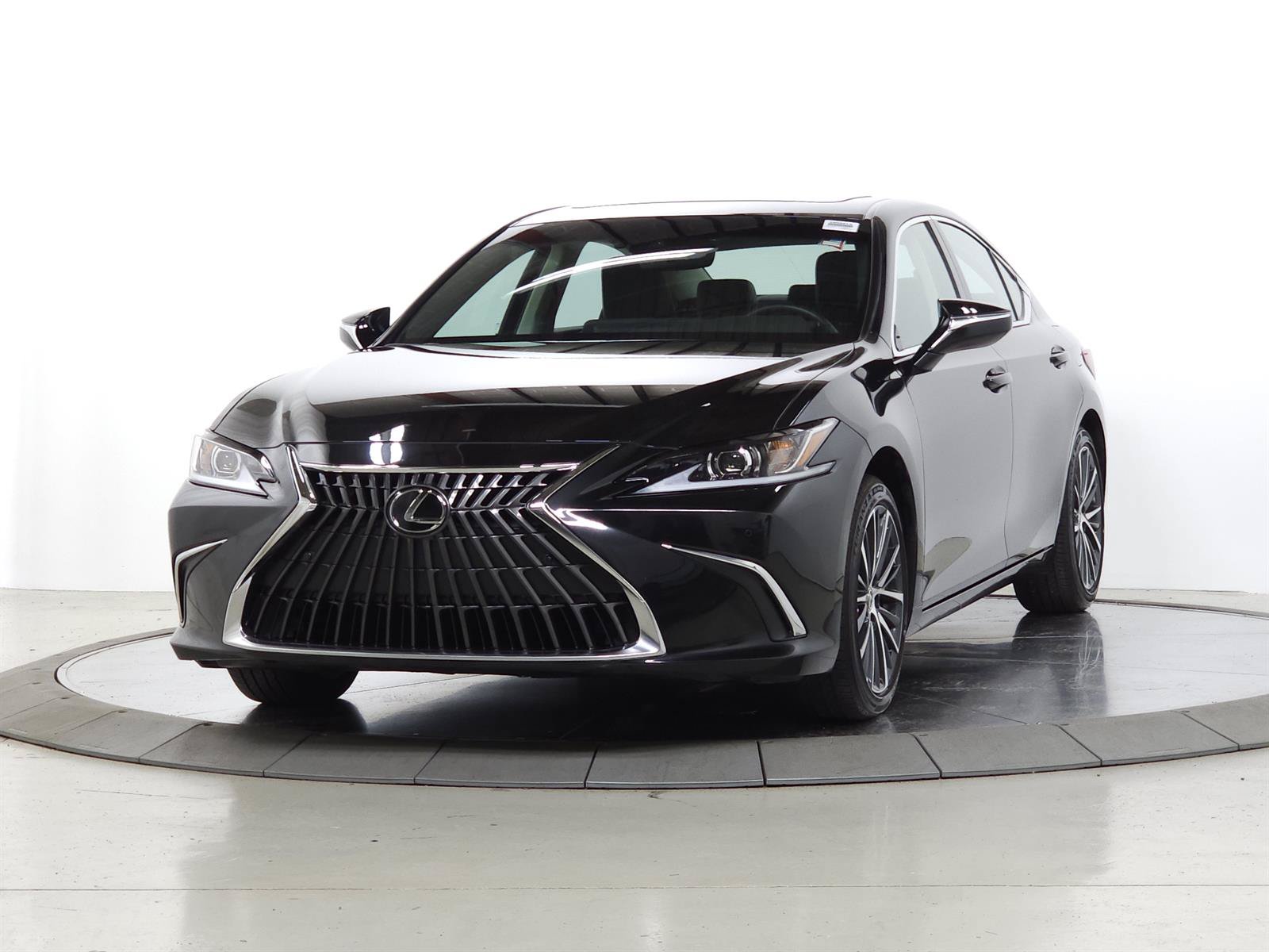 Used 2025 Lexus ES 350 w/ Premium Package FWD image 4