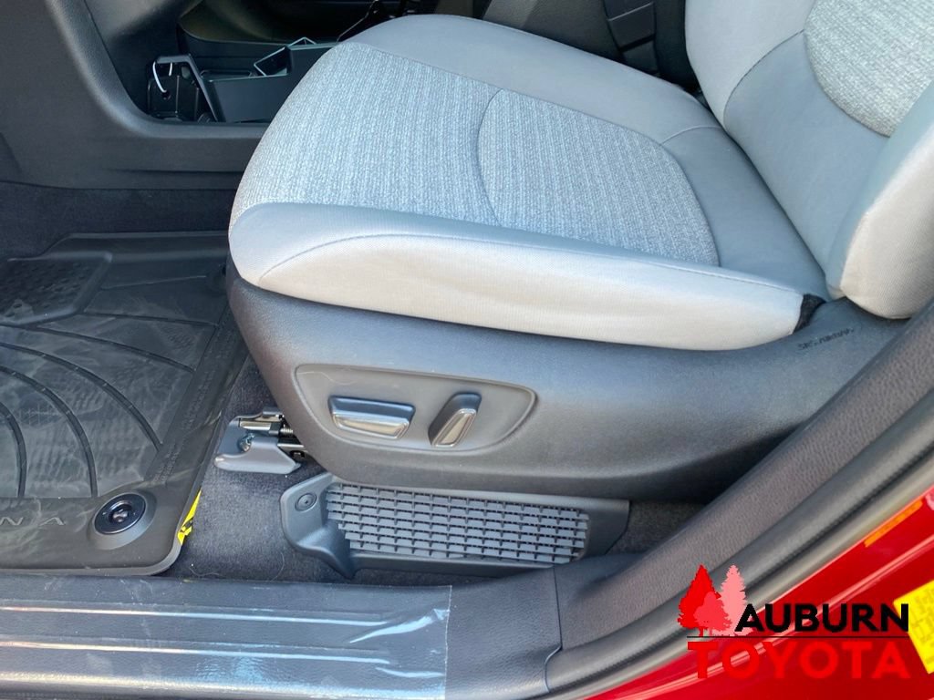 New 2026 Toyota Sienna LE FWD image 37