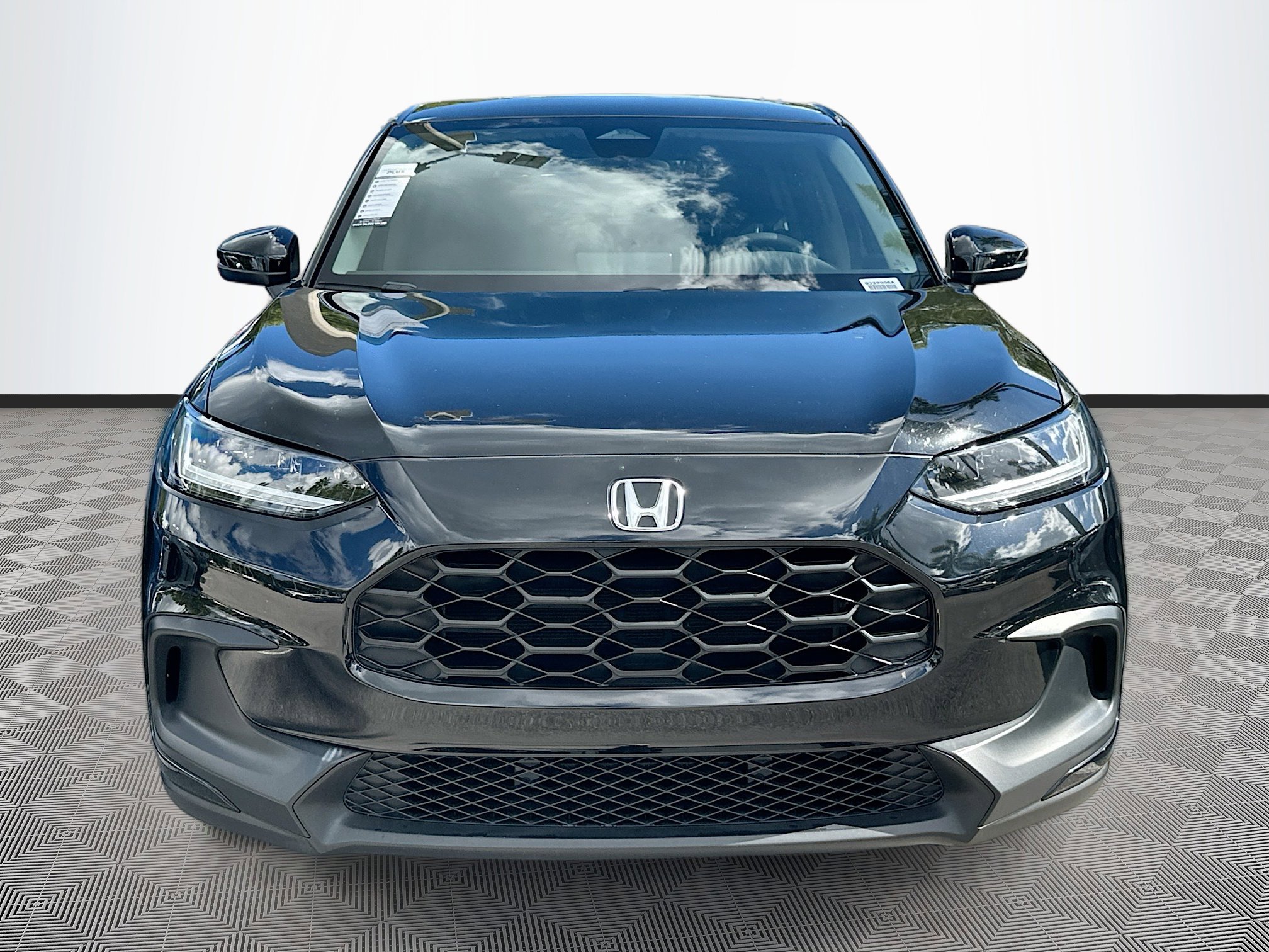 Used 2023 Honda HR-V LX image 2