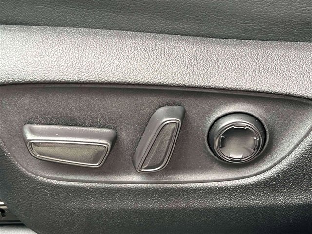 Used 2025 Toyota Sienna Platinum image 22