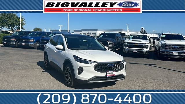 Certified 2025 Ford Escape SE w/ Class II Trailer Tow Package FWD image 1