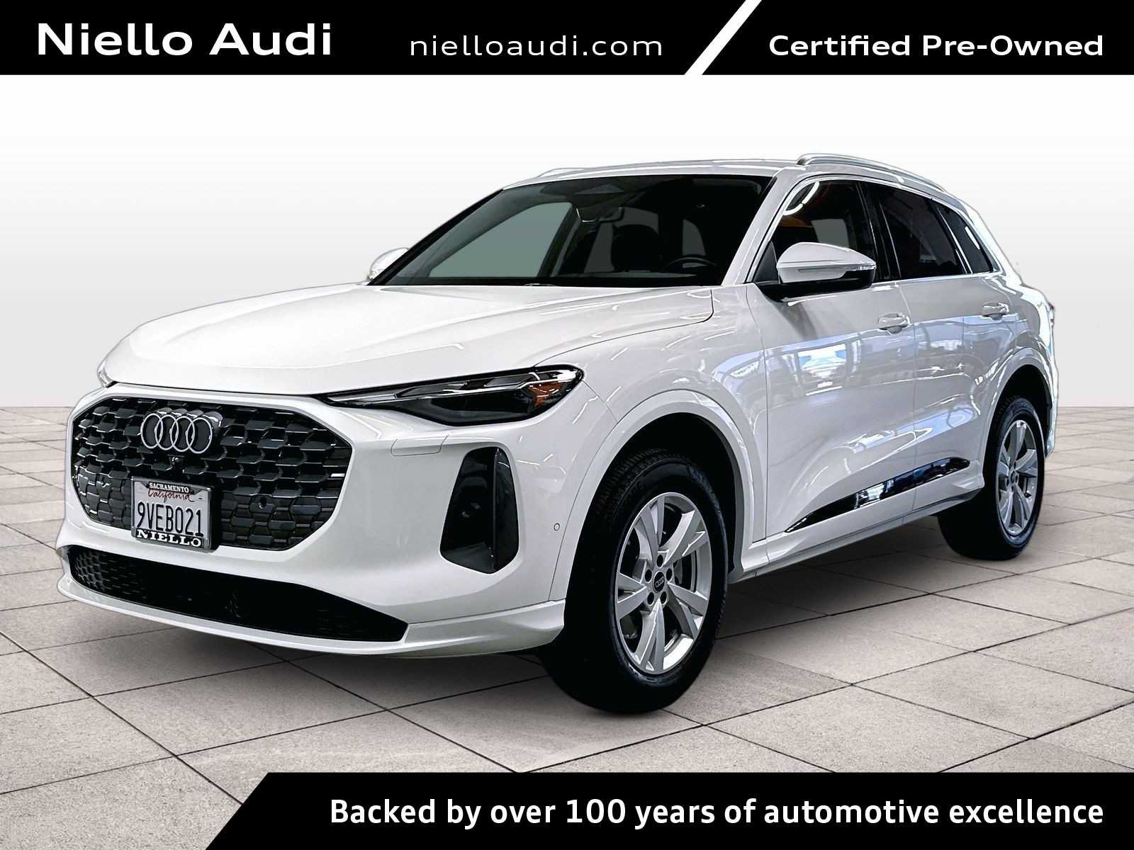 Certified 2025 Audi Q5 Premium AWD/4WD image 1