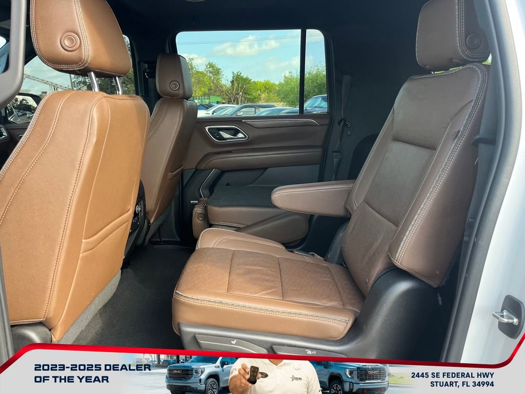 Used 2022 Chevrolet Suburban High Country image 11