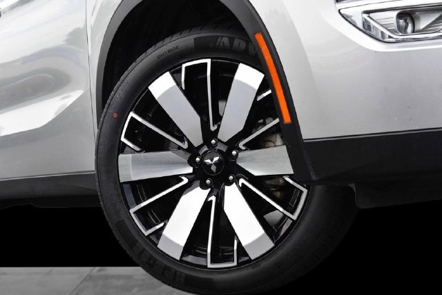 Used 2025 Mitsubishi Outlander AWD image 3