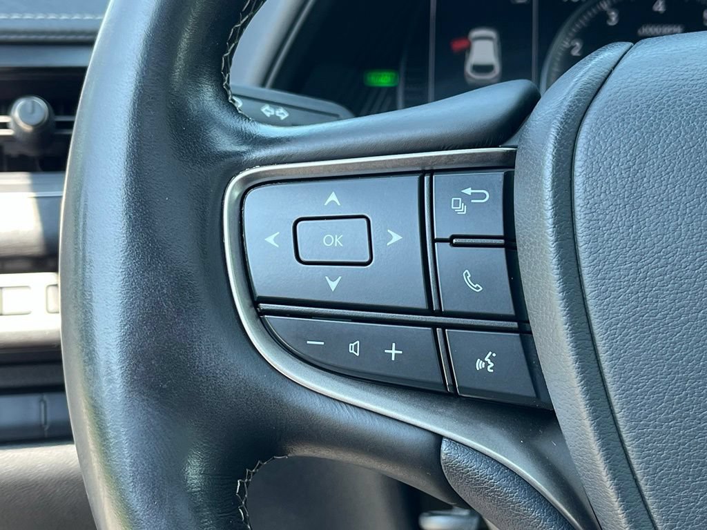 Used 2019 Lexus UX 250h w/ Premium Package AWD/4WD image 35