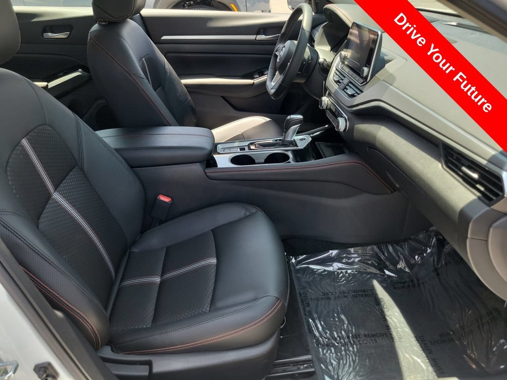 Used 2025 Nissan Altima 2.5 SR AWD/4WD image 19