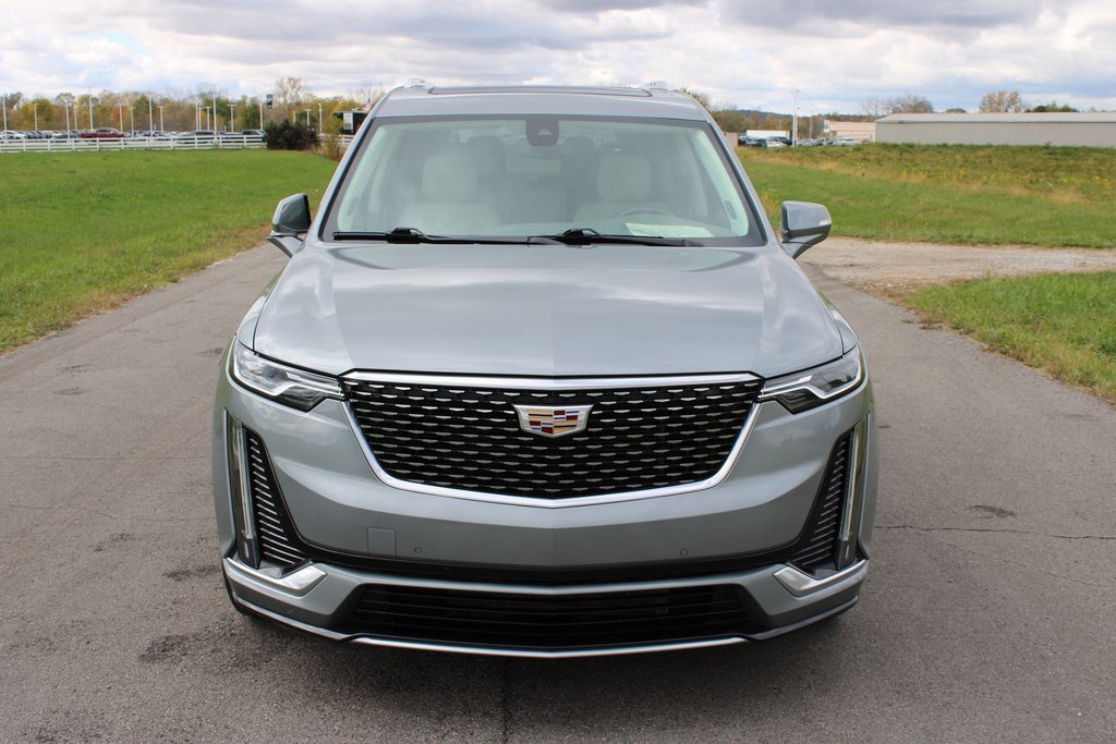 Used 2023 Cadillac XT6 Premium Luxury image 2