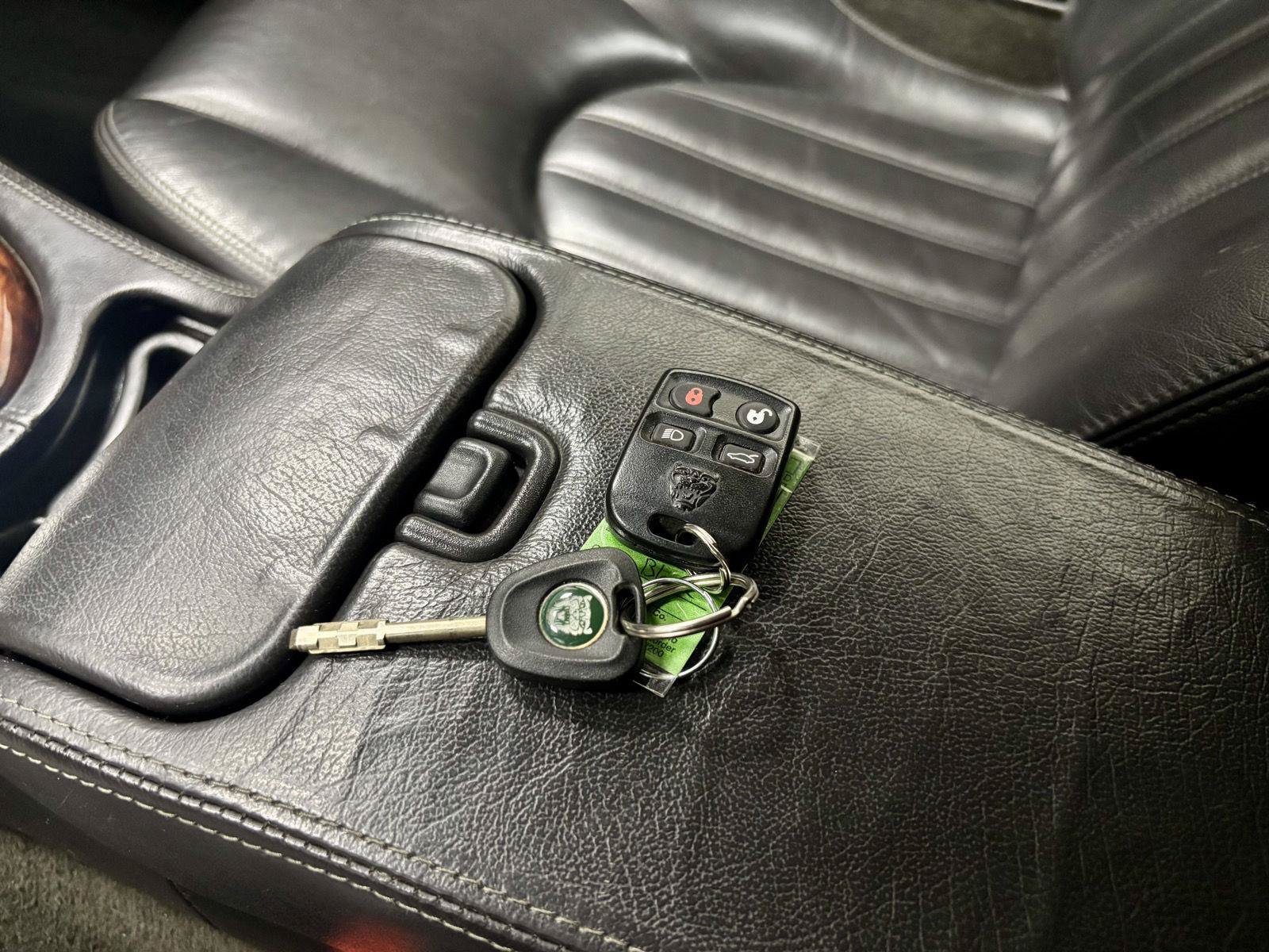 Used 2005 Jaguar XK8 Convertible RWD image 35