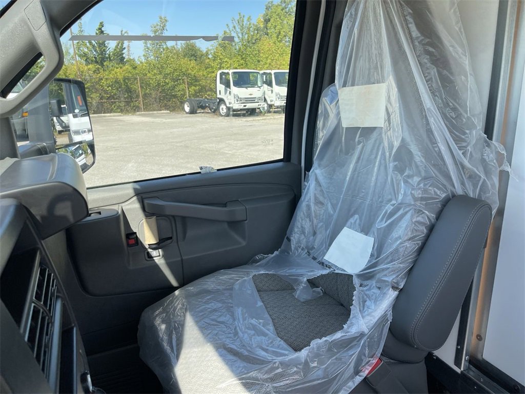 New 2025 Chevrolet Express 3500 w/ Power Convenience Package image 17