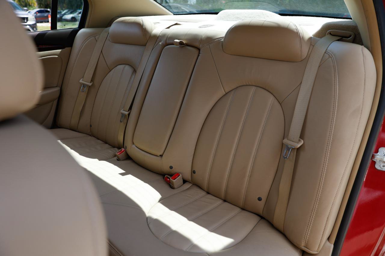 Used 2011 Buick Lucerne CXL FWD image 8
