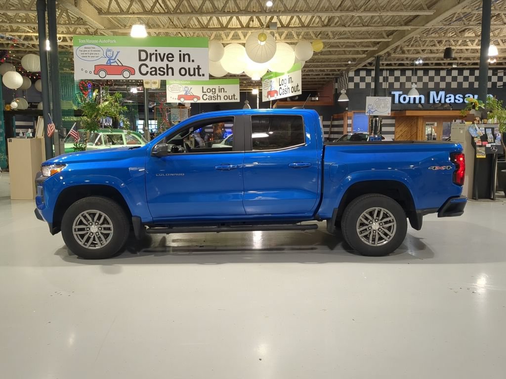 Used 2023 Chevrolet Colorado LT w/ LT Convenience Package AWD/4WD image 11
