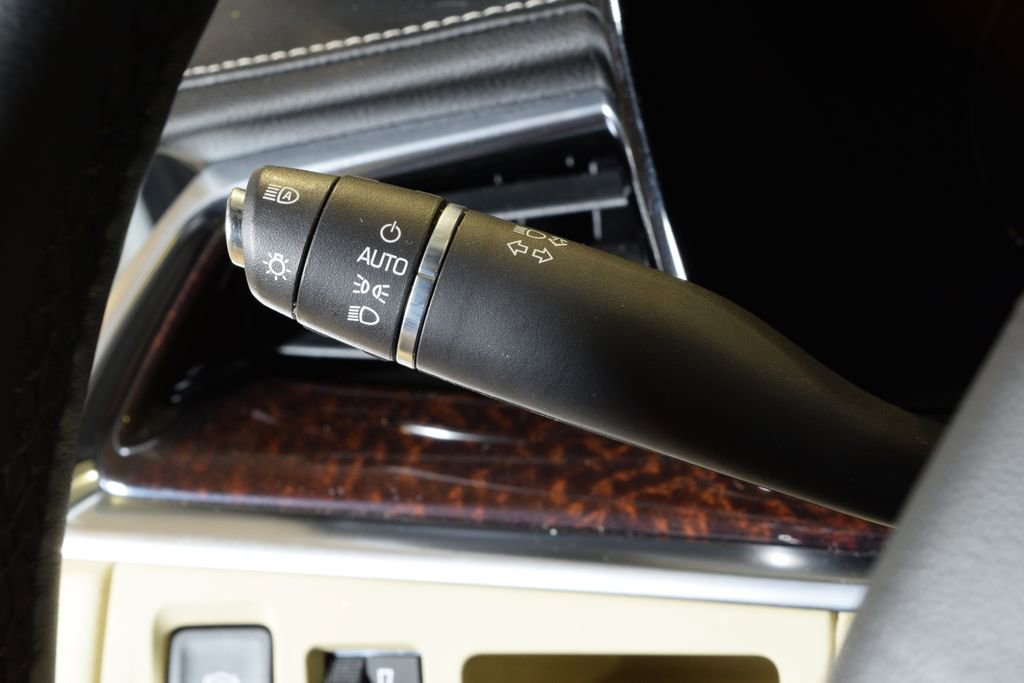 Used 2018 Cadillac XT5 Premium Luxury w/ Driver Assist Package image 19