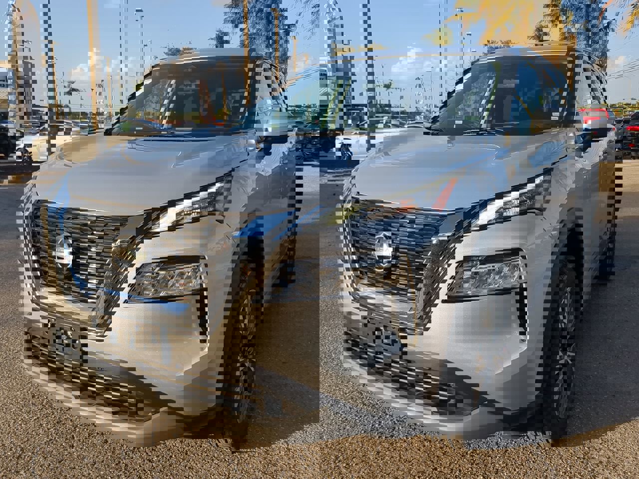 Used 2023 Nissan Rogue SV image 9