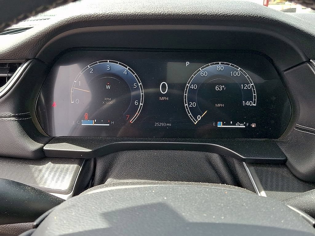 Used 2025 Jeep Grand Cherokee Altitude RWD image 16