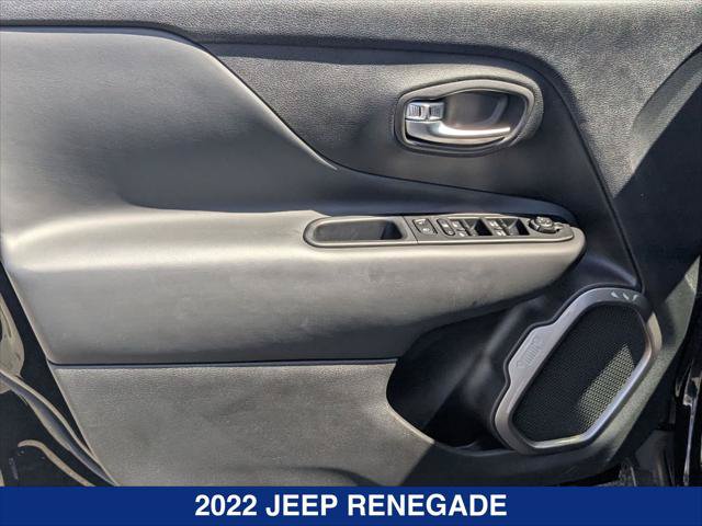 Used 2022 Jeep Renegade Latitude AWD/4WD image 10