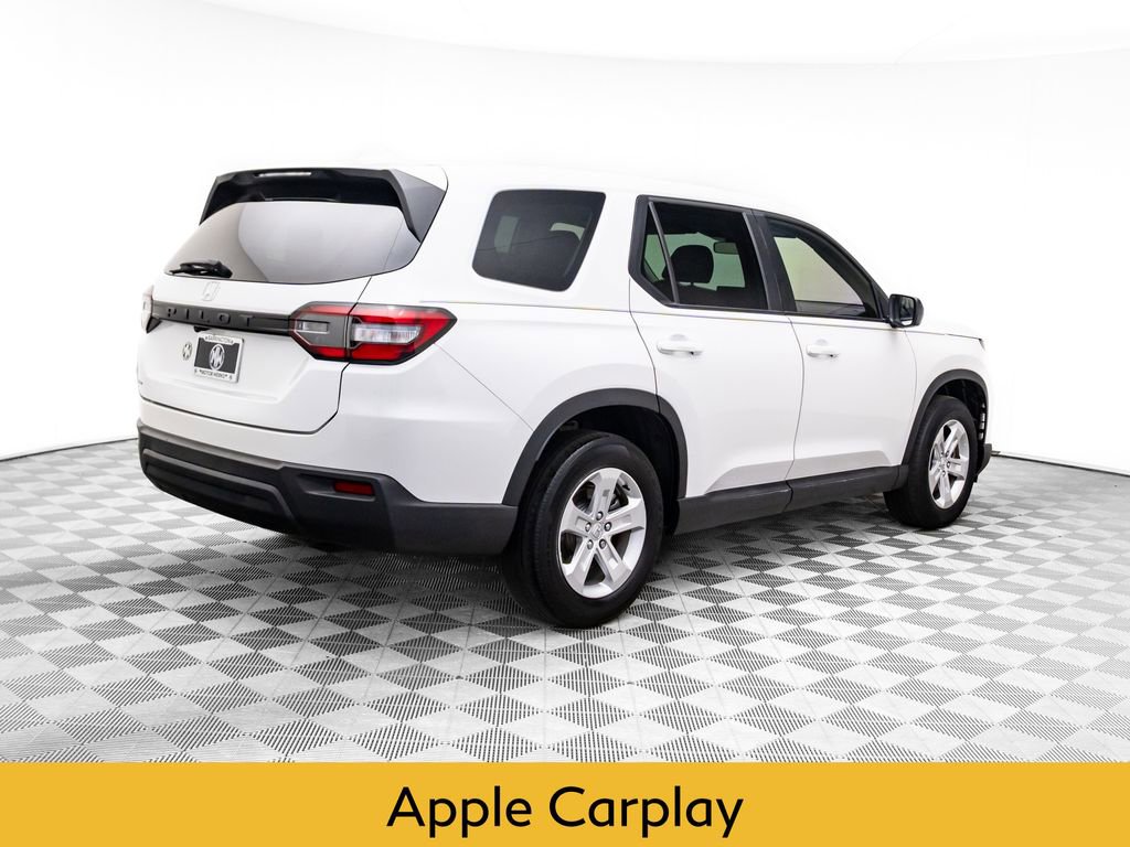Used 2023 Honda Pilot LX image 5