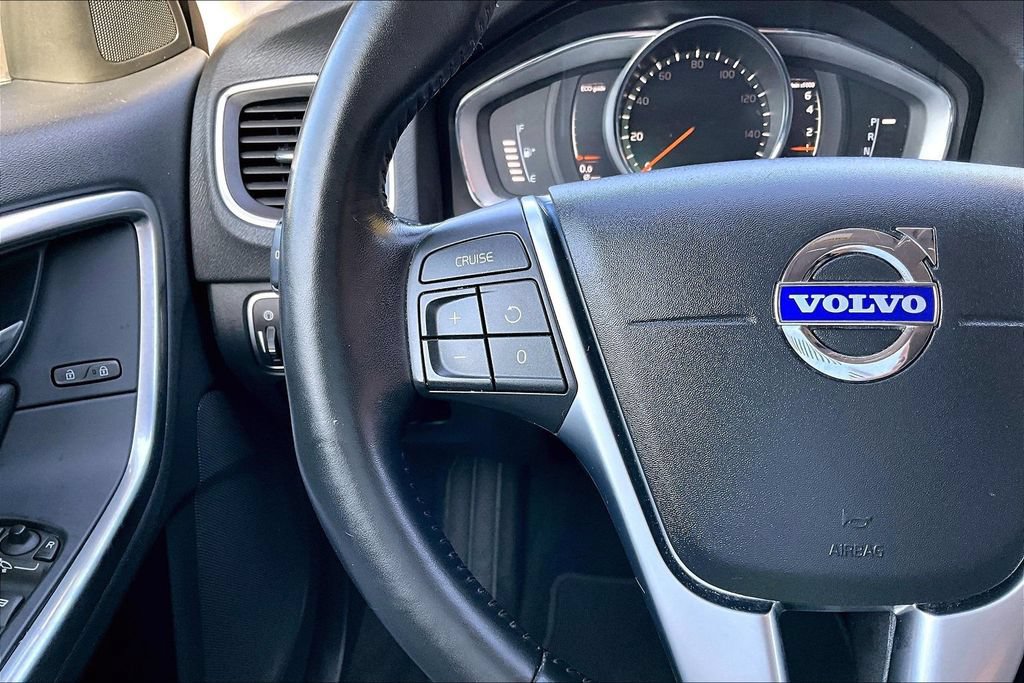 Used 2018 Volvo V60 T5 Cross Country AWD/4WD image 23