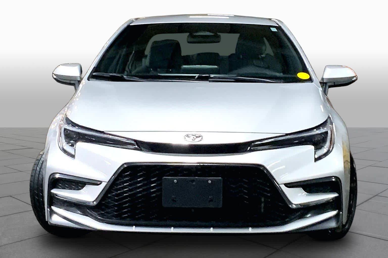 Used 2023 Toyota Corolla SE FWD image 4