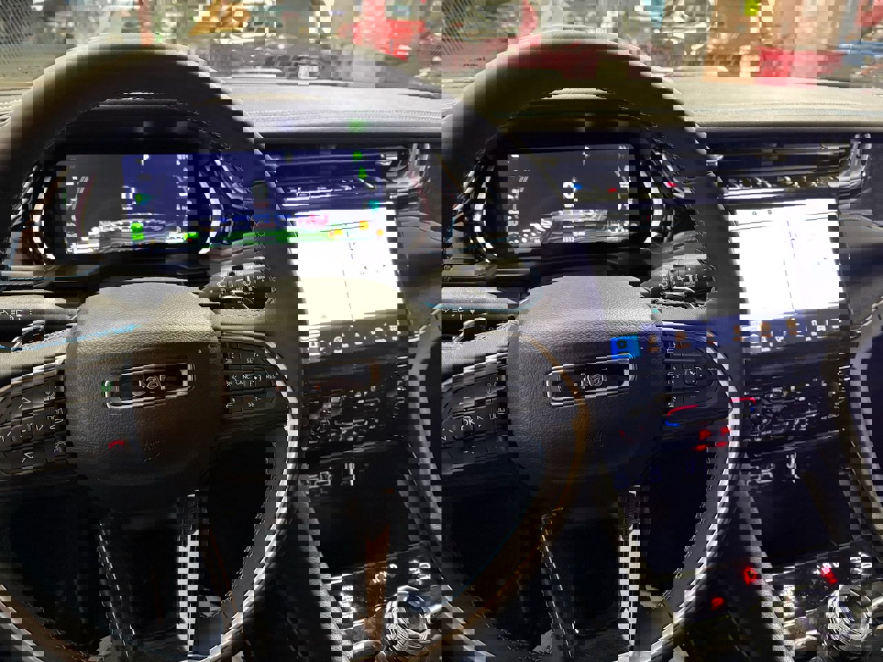 Used 2023 Jeep Grand Cherokee Trailhawk image 2