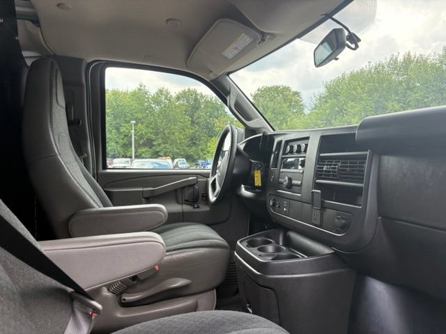 Used 2025 GMC Savana 2500 w/ Driver Convenience Package RWD image 20