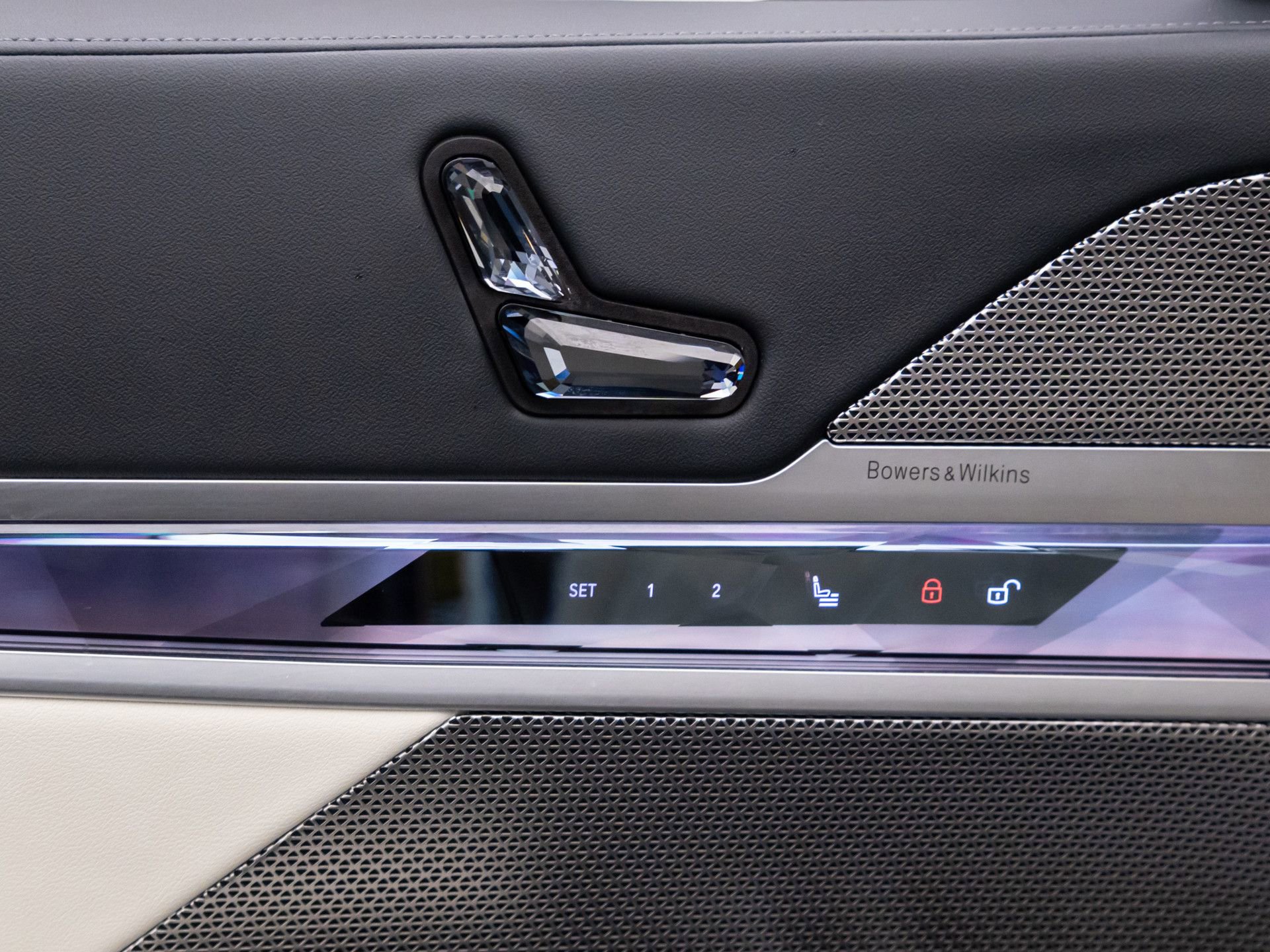 Used 2025 BMW 760i xDrive w/ Executive Package image 13